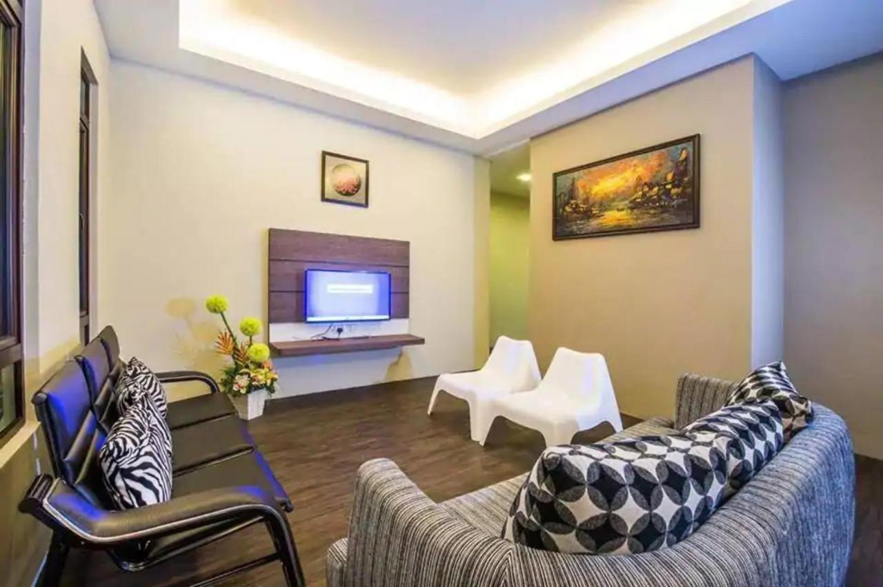 Capital O 90088 Mbp Leisure Resort Бату-Пахат Экстерьер фото